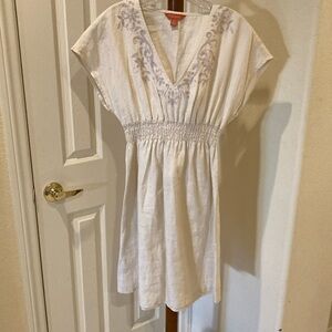 ♥️Embroidered white Dress♥️